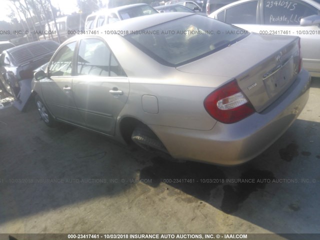 JTDBE32K830162876 - 2003 TOYOTA CAMRY LE/XLE GRAY photo 3