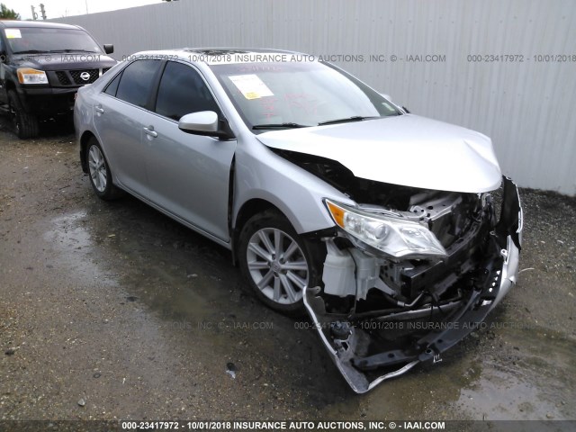 4T1BF1FK1EU745938 - 2014 TOYOTA CAMRY L/SE/LE/XLE Gümüş foto 1