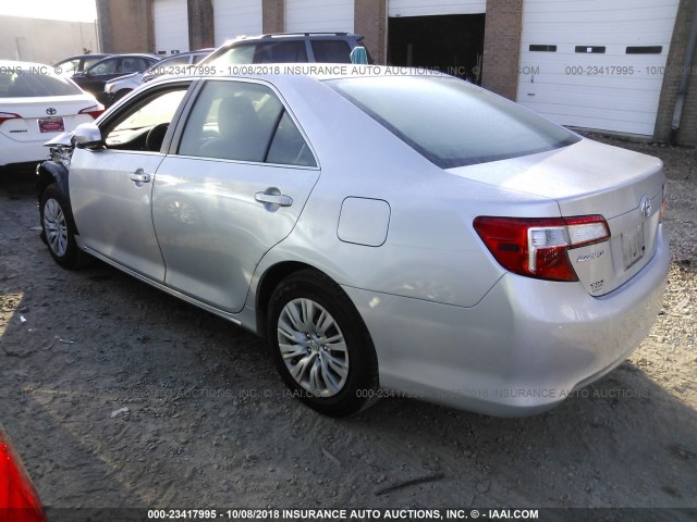 4T1BF1FK7CU122918 - 2012 TOYOTA CAMRY SE/LE/XLE 银色 照片 3