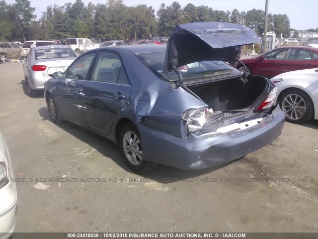4T1BF30K84U572664 - 2004 TOYOTA CAMRY LE/XLE/SE 浅蓝色 照片 3
