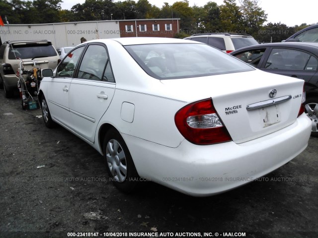 4T1BE32K42U063314 - 2002 TOYOTA CAMRY LE/XLE/SE WHITE photo 3