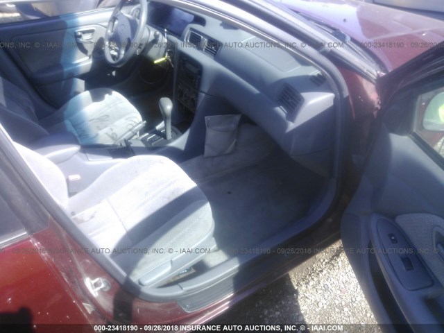4T1BG22K5YU620986 - 2000 TOYOTA CAMRY CE/LE/XLE 勃艮第红 照片 5