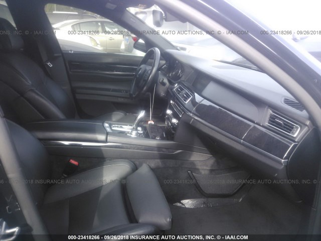 WBAKA8C53BCY36461 - 2011 BMW 750 I BLUE photo 5