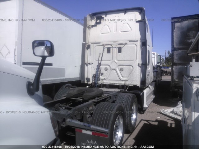 1FUJGLDR9BSBB5981 - 2011 FREIGHTLINER CASCADIA 125  WHITE photo 4