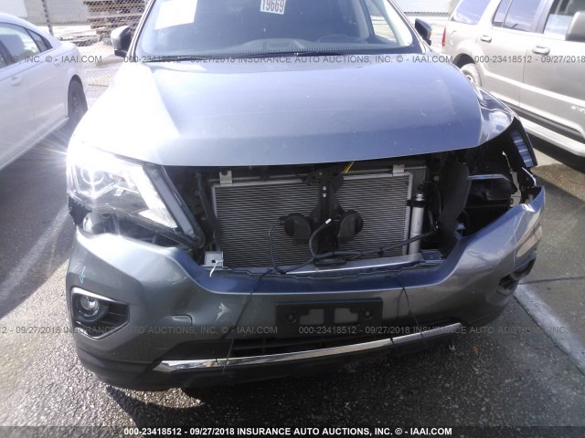 5N1DR2MM2JC634597 - 2018 NISSAN PATHFINDER S/SV/SL/PLATINUM GRAY photo 6
