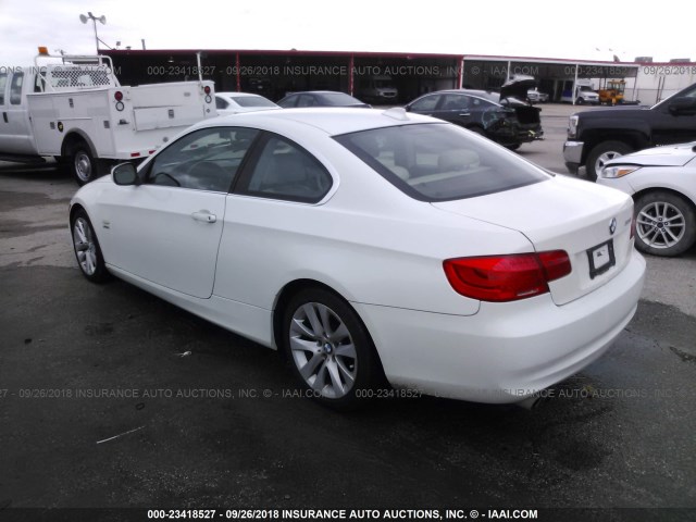 WBAKF5C55BE587035 - 2011 BMW 328 XI SULEV WHITE photo 3