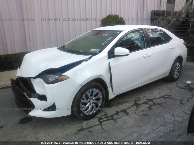 2T1BURHE7JC967939 - 2018 TOYOTA COROLLA L/LE/XLE/SE/XSE WHITE photo 2