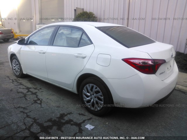 2T1BURHE7JC967939 - 2018 TOYOTA COROLLA L/LE/XLE/SE/XSE WHITE photo 3