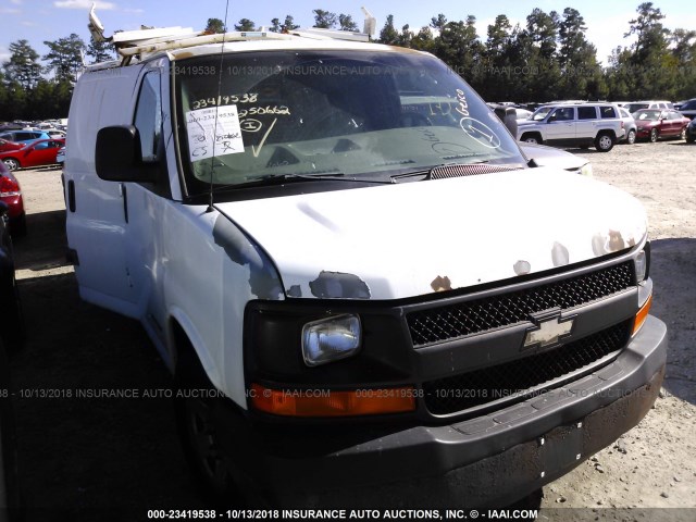 1GCHG35U051109281 - 2005 CHEVROLET EXPRESS G3500  WHITE photo 1