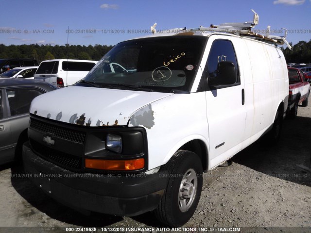 1GCHG35U051109281 - 2005 CHEVROLET EXPRESS G3500  WHITE photo 2