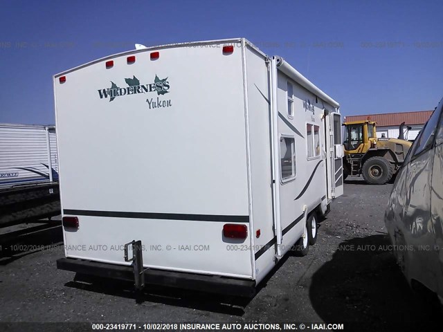 1ED2H252424092741 - 2002 FLEETWOOD CAMPER  WHITE photo 4