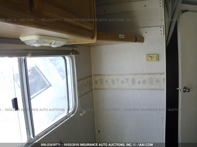 1ED2H252424092741 - 2002 FLEETWOOD CAMPER  WHITE photo 7