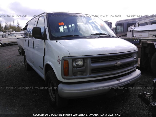 1GAHG35R211133130 - 2001 CHEVROLET EXPRESS G3500  WHITE photo 1