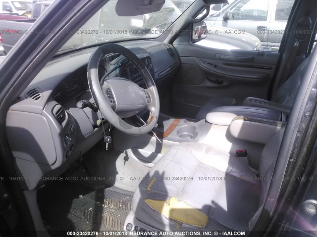 5LMPU28LXXLJ14814 - 1999 LINCOLN NAVIGATOR Czarny zdjęcie 5