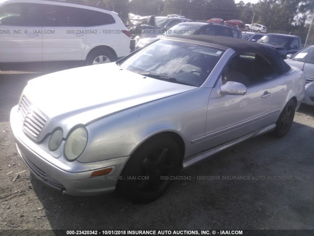 WDBLK70G8YT028683 - 2000 MERCEDES-BENZ CLK 430 SILVER photo 2