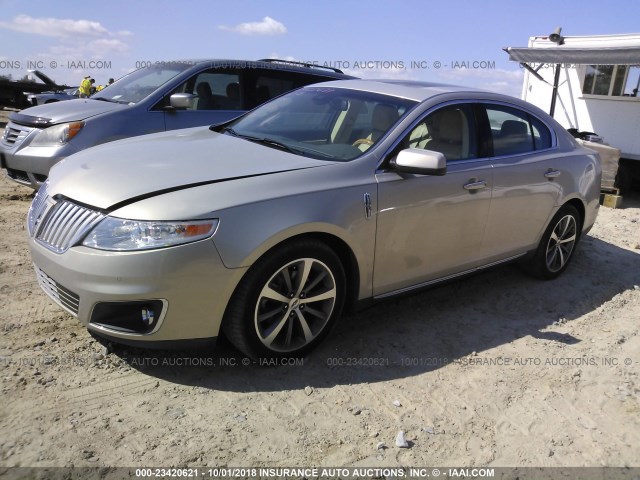 1LNHM93R19G612343 - 2009 LINCOLN MKS SILVER photo 2