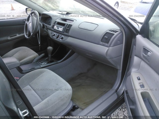 4T1BE32K93U700022 - 2003 TOYOTA CAMRY LE/XLE/SE GRAY photo 5