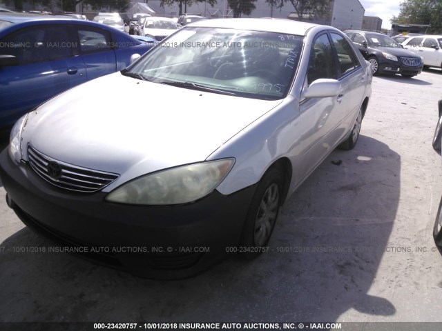 4T1BE32K15U529995 - 2005 TOYOTA CAMRY LE/XLE/SE Boz foto 2