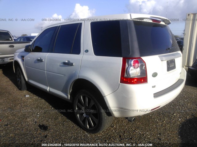 SALFT24NX8H085891 - 2008 LAND ROVER LR2 HSE TECHNOLOGY WHITE photo 3
