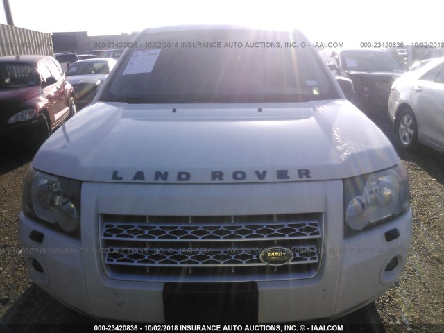 SALFT24NX8H085891 - 2008 LAND ROVER LR2 HSE TECHNOLOGY WHITE photo 6