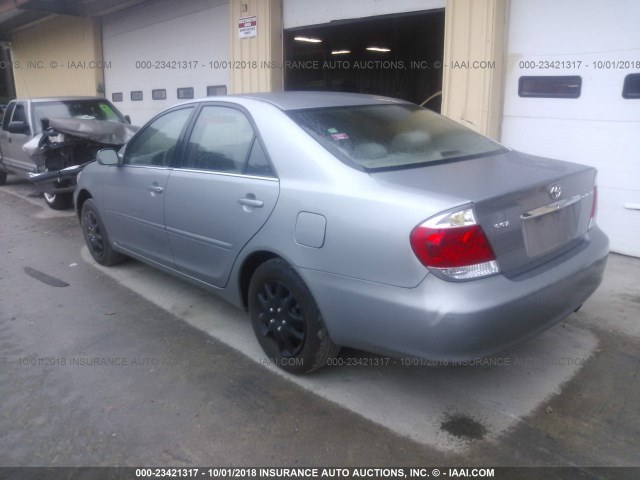 4T1BE30K35U523280 - 2005 TOYOTA CAMRY LE/XLE/SE 灰色 照片 3