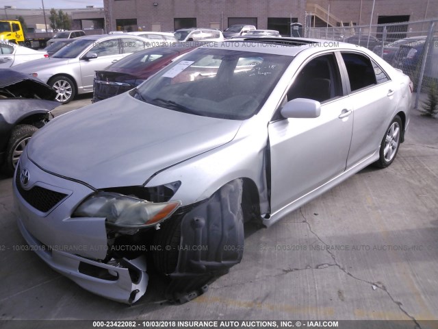 4T1BK46K87U035662 - 2007 TOYOTA CAMRY NEW GENERAT LE/XLE/SE SILVER photo 2