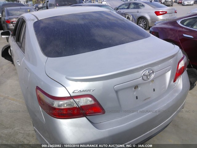 4T1BK46K87U035662 - 2007 TOYOTA CAMRY NEW GENERAT LE/XLE/SE SILVER photo 3