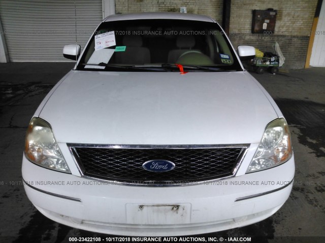 1FAFP24105G117571 - 2005 FORD FIVE HUNDRED SEL WHITE photo 6