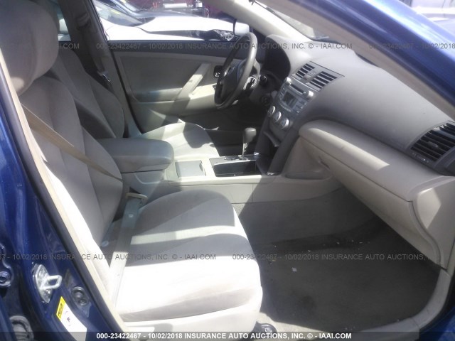 4T1BF3EK0AU558486 - 2010 TOYOTA CAMRY SE/LE/XLE 蓝色 照片 5