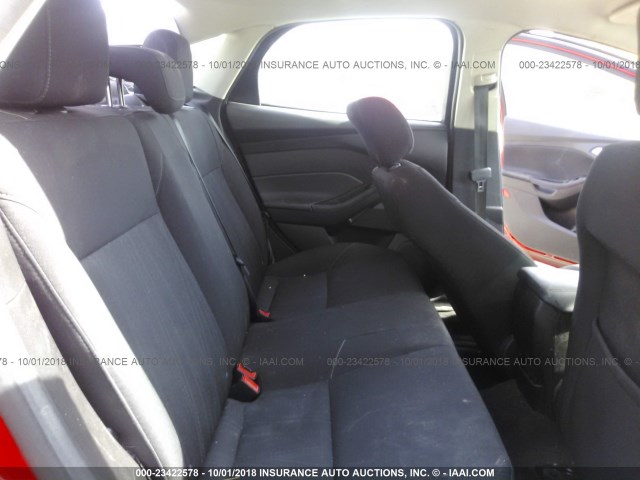 1FADP3F27GL377950 - 2016 FORD FOCUS SE 红色 照片 8