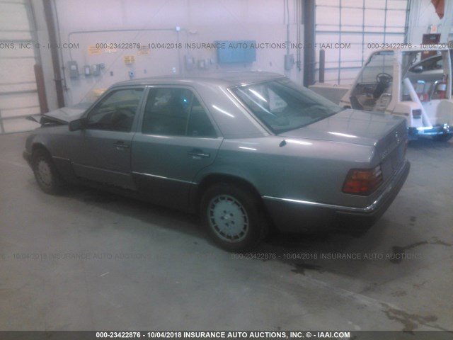 WDBEA34E1PB889107 - 1993 MERCEDES-BENZ 400 E GRAY photo 3