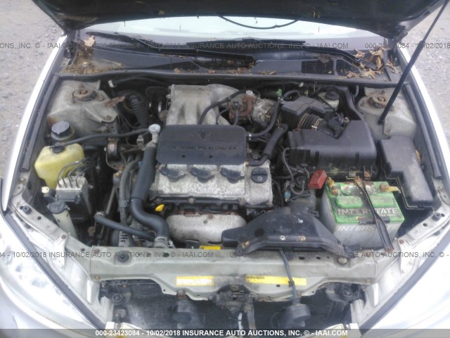 JTDBF30K720001790 - 2002 TOYOTA CAMRY LE/XLE/SE Күміс фото 10