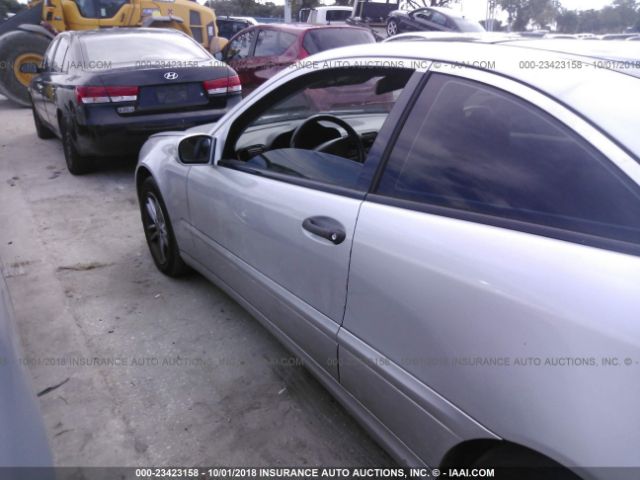 WDBRN47J12A184150 - 2002 MERCEDES-BENZ C 230K SPORT COUPE GRAY photo 6