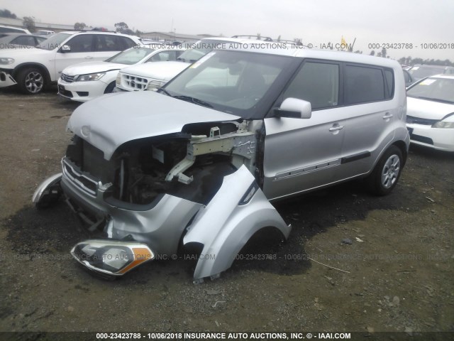 KNDJT2A59C7407263 - 2012 KIA SOUL SILVER photo 2