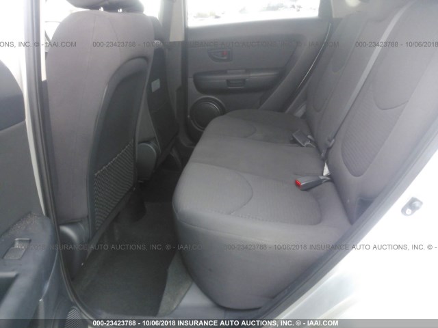 KNDJT2A59C7407263 - 2012 KIA SOUL SILVER photo 8