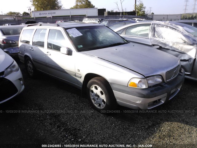 YV1LZ56D9Y2657867 - 2000 VOLVO V70 XC/SE SILVER photo 1