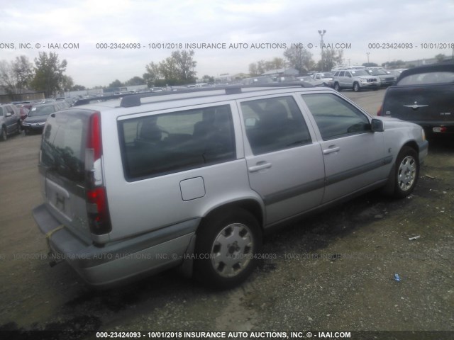 YV1LZ56D9Y2657867 - 2000 VOLVO V70 XC/SE SILVER photo 4