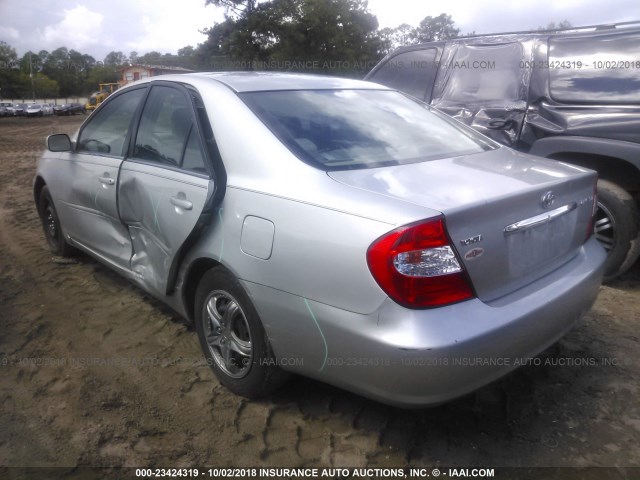 4T1BE32K73U721466 - 2003 TOYOTA CAMRY LE/XLE/SE SILVER photo 3