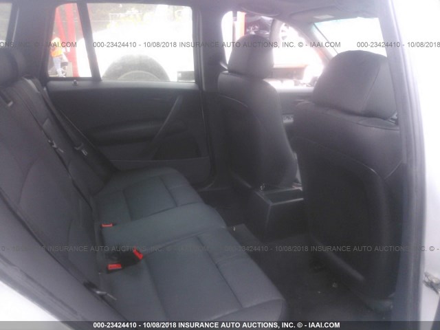WBXPA73474WC39816 - 2004 BMW X3 2.5I SILVER photo 8