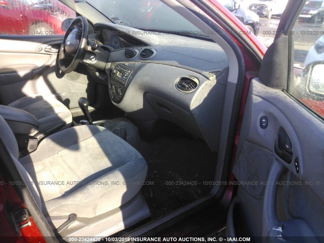 1FAFP36342W360628 - 2002 FORD FOCUS SE/SE COMFORT/ZTW/SE SPRT RED photo 5