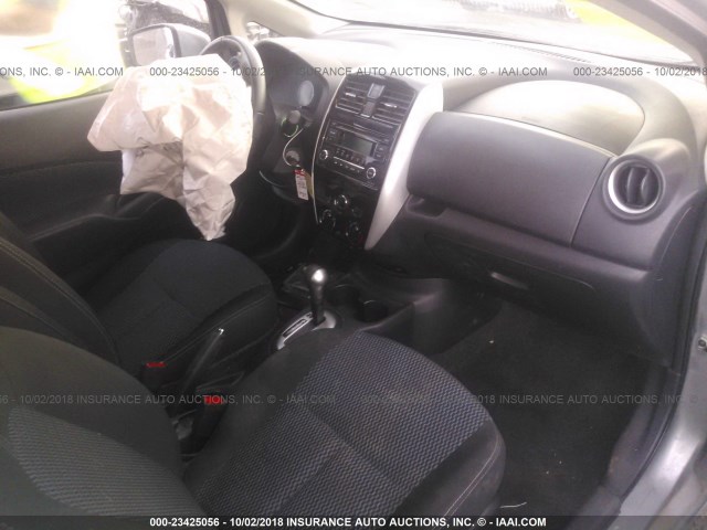 3N1CE2CP6FL412473 - 2015 NISSAN VERSA NOTE S/S PLUS/SV/SL/SR GRAY photo 5