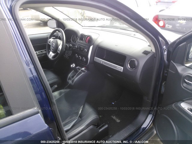 1C4NJDEB8GD782040 - 2016 JEEP COMPASS LATITUDE 蓝色 照片 5