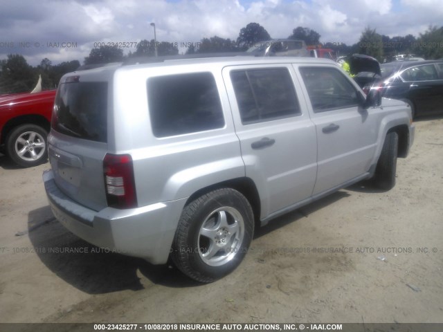 1J8FT28088D521546 - 2008 JEEP PATRIOT SPORT SILVER photo 4