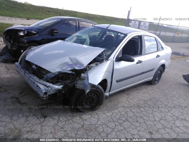 1FAFP34NX7W256589 - 2007 FORD FOCUS ZX4/S/SE/SES 银色 照片 2