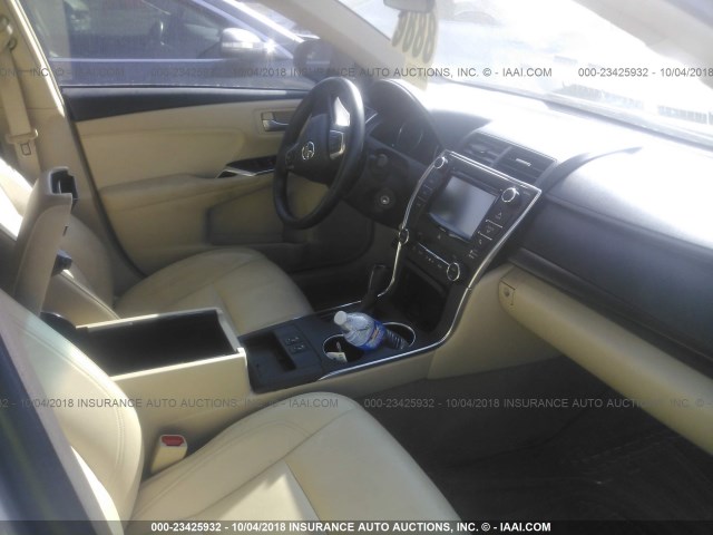 4T4BF1FK5GR523783 - 2016 TOYOTA CAMRY LE/XLE/SE/XSE 灰色 照片 5