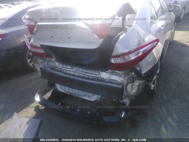 4T4BF1FK5GR523783 - 2016 TOYOTA CAMRY LE/XLE/SE/XSE 灰色 照片 6