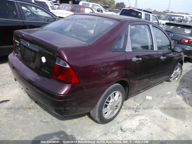 1FAHP34N27W353990 - 2007 FORD FOCUS ZX4/S/SE/SES Марун фото 4