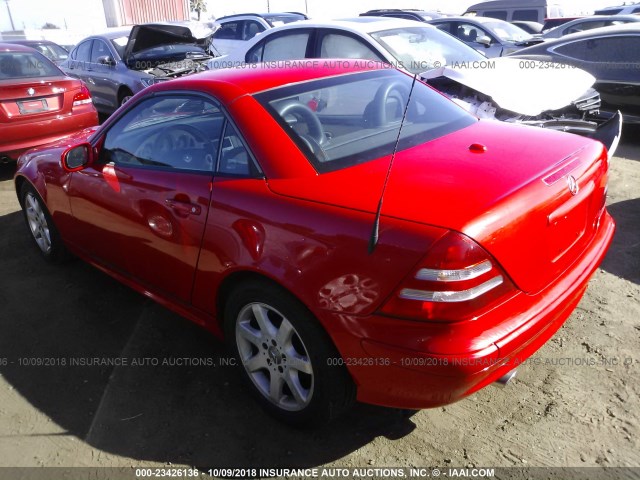 WDBKK49F91F226701 - 2001 MERCEDES-BENZ SLK 230 KOMPRESSOR RED photo 3