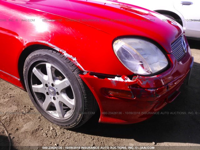 WDBKK49F91F226701 - 2001 MERCEDES-BENZ SLK 230 KOMPRESSOR RED photo 6