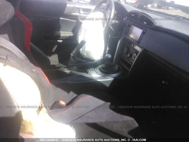 JF1ZNAA12F8712743 - 2015 TOYOTA SCION FR-S BLACK photo 5